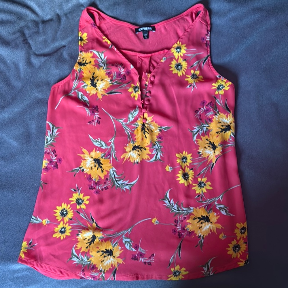 Express Women's Pink/Floral Top, size Medium